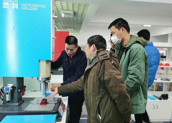 靈科超聲波客戶來(lái)訪