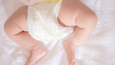 千庫網(wǎng)_穿紙尿褲的嬰兒_攝影圖編號122118